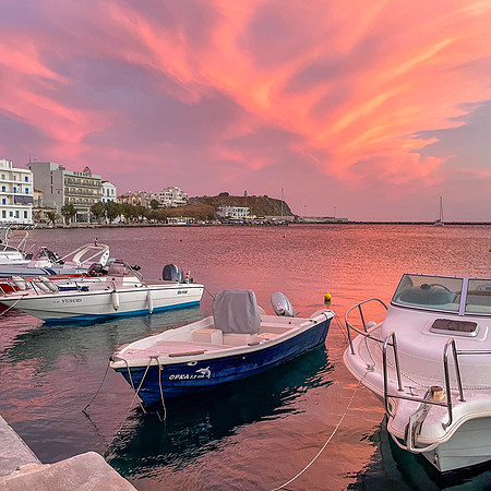 16th Jan: Gentle pink clouds (Tinos town)