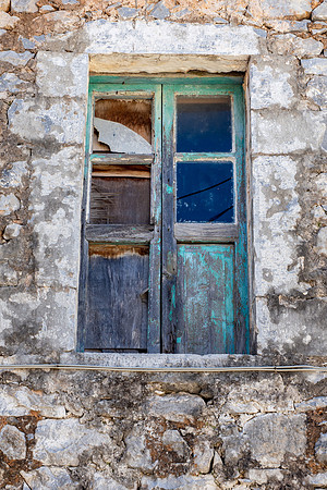 Derelict, Pyrgos